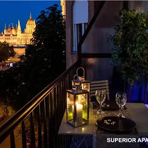 Bpr Agathe Elegant With Parliament View Budapest